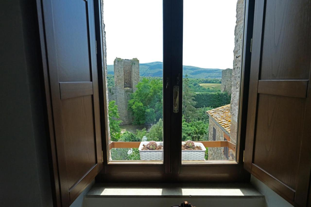 Rooms And Wine Al Castello Monteriggioni Exterior photo