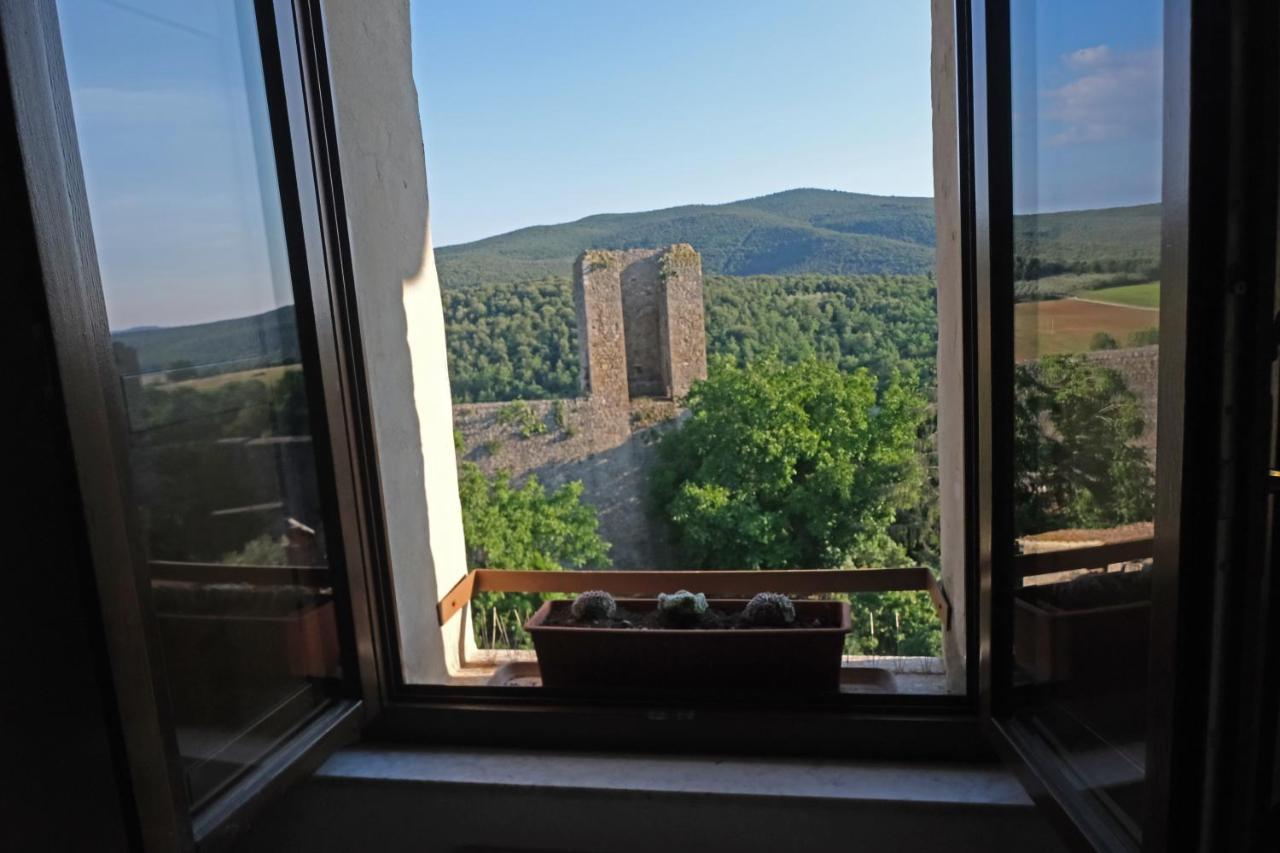 Rooms And Wine Al Castello Monteriggioni Exterior photo