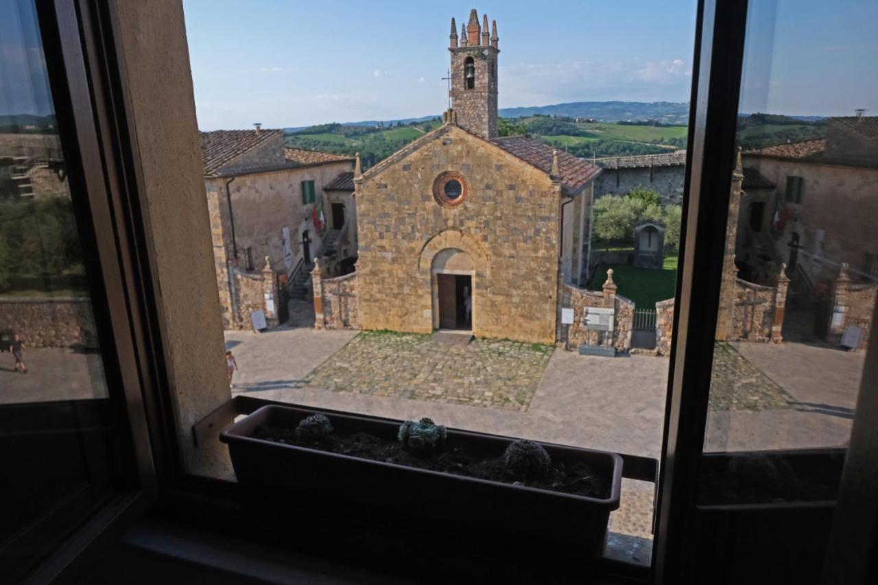 Rooms And Wine Al Castello Monteriggioni Exterior photo