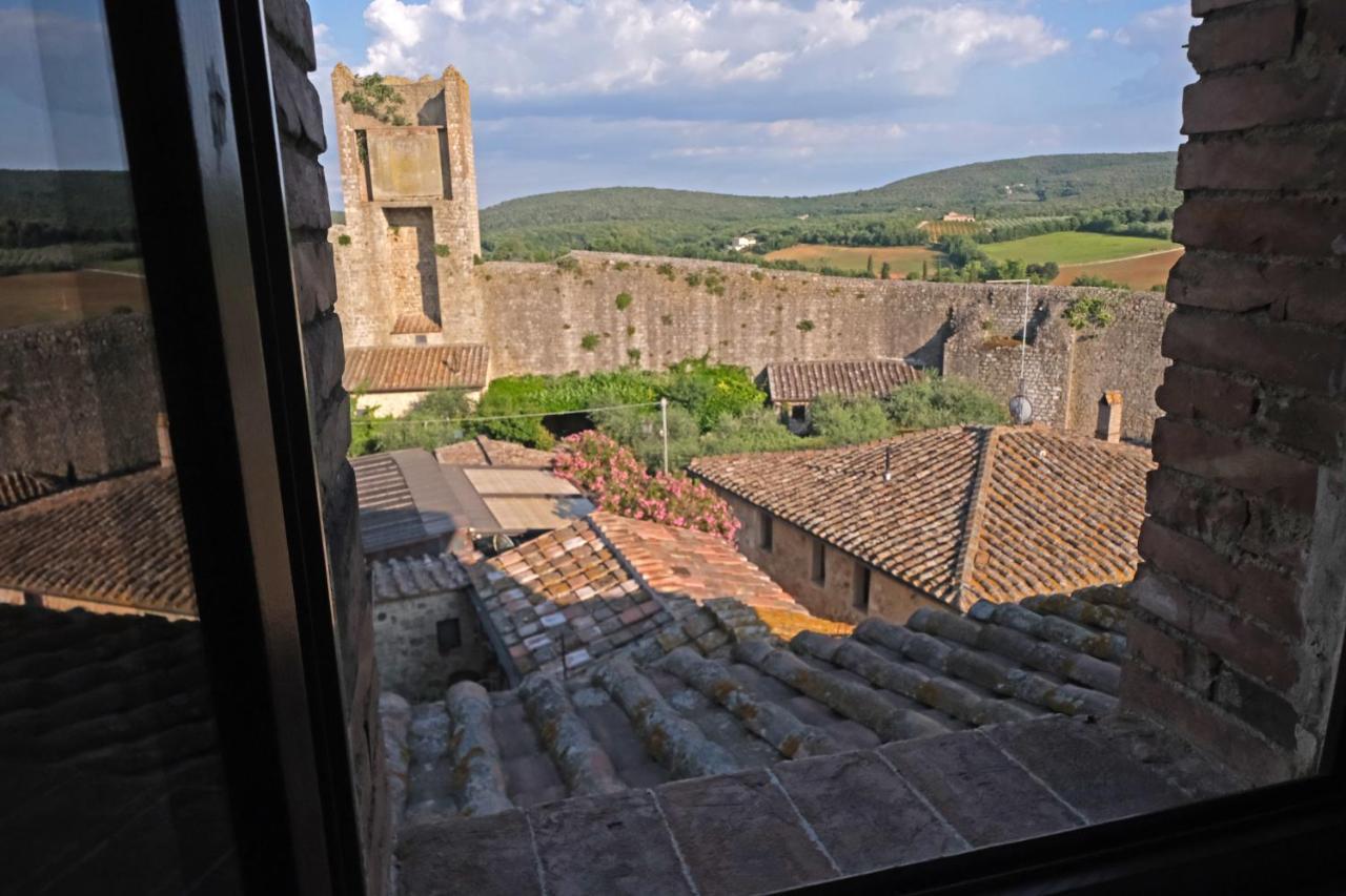 Rooms And Wine Al Castello Monteriggioni Exterior photo