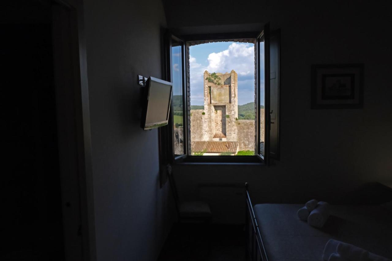 Rooms And Wine Al Castello Monteriggioni Exterior photo