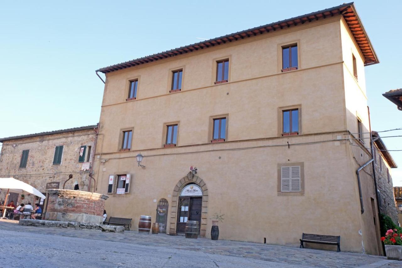 Rooms And Wine Al Castello Monteriggioni Exterior photo