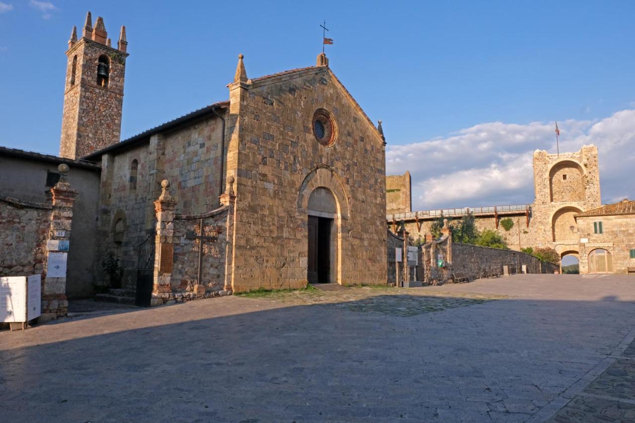 Rooms And Wine Al Castello Monteriggioni Exterior photo
