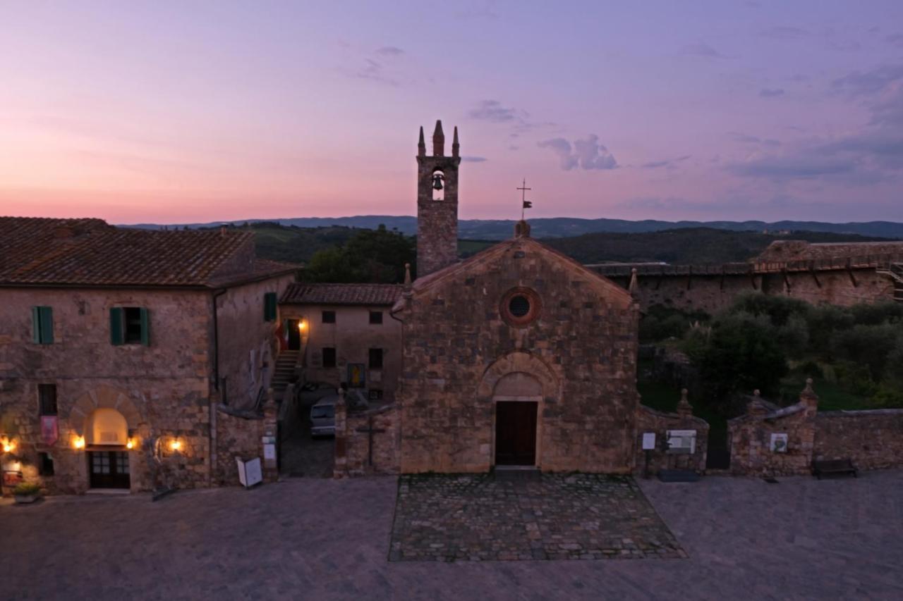 Rooms And Wine Al Castello Monteriggioni Exterior photo