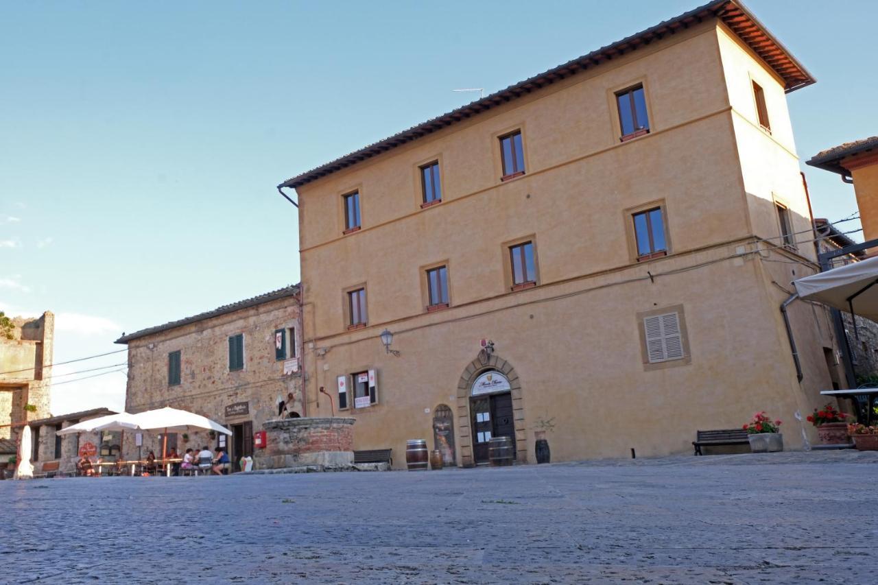 Rooms And Wine Al Castello Monteriggioni Exterior photo