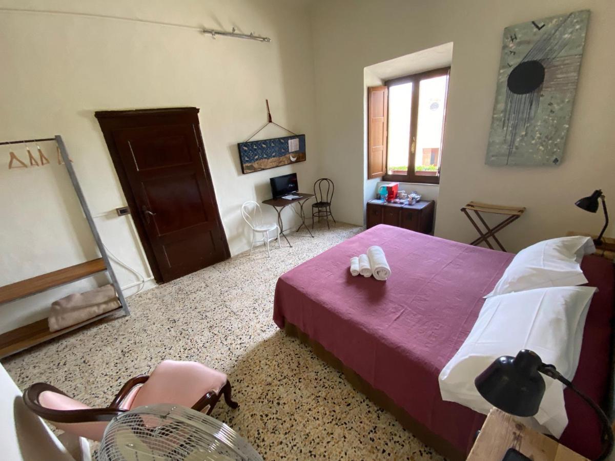 Rooms And Wine Al Castello Monteriggioni Exterior photo
