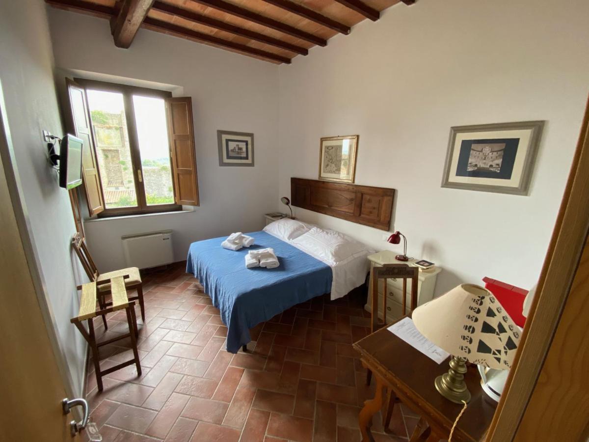 Rooms And Wine Al Castello Monteriggioni Exterior photo