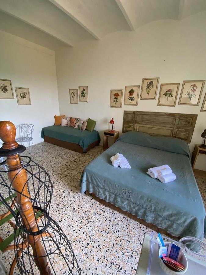 Rooms And Wine Al Castello Monteriggioni Exterior photo