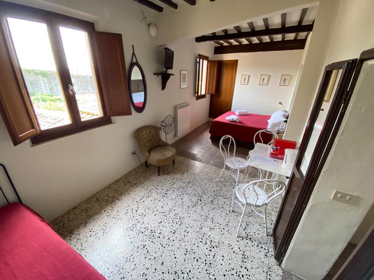 Rooms And Wine Al Castello Monteriggioni Exterior photo