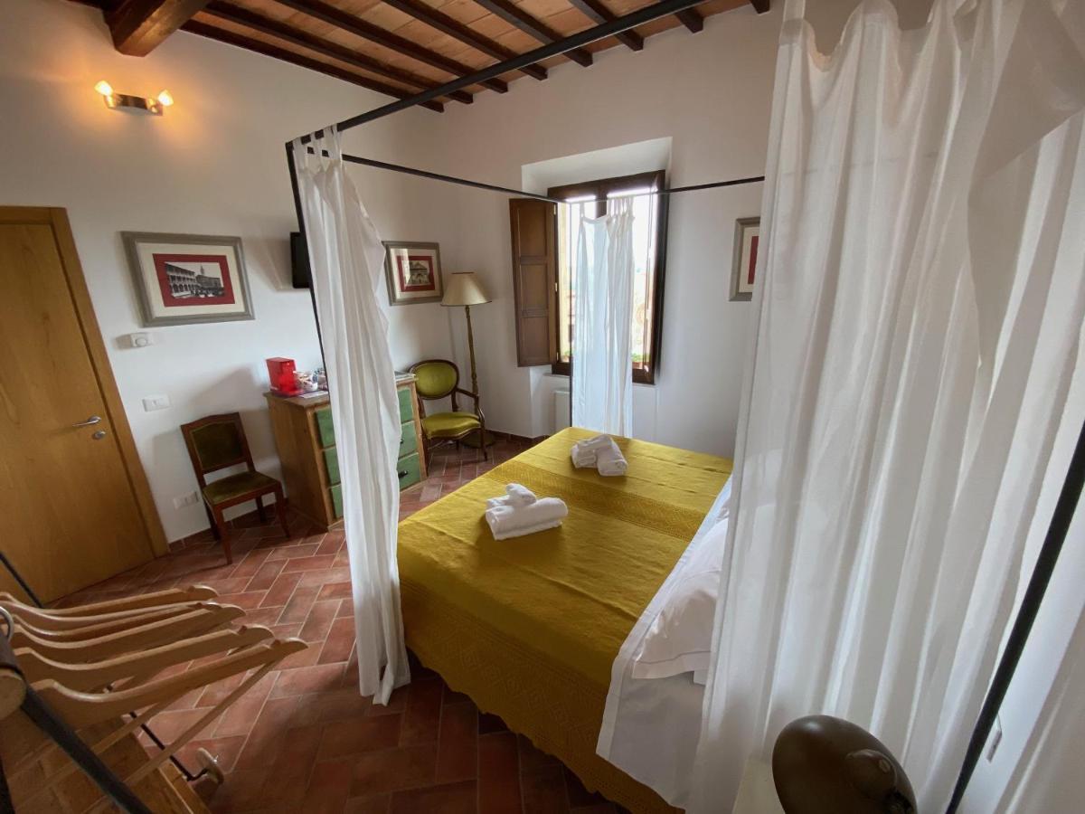Rooms And Wine Al Castello Monteriggioni Exterior photo