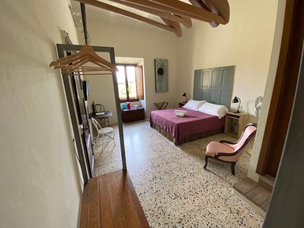 Rooms And Wine Al Castello Monteriggioni Exterior photo