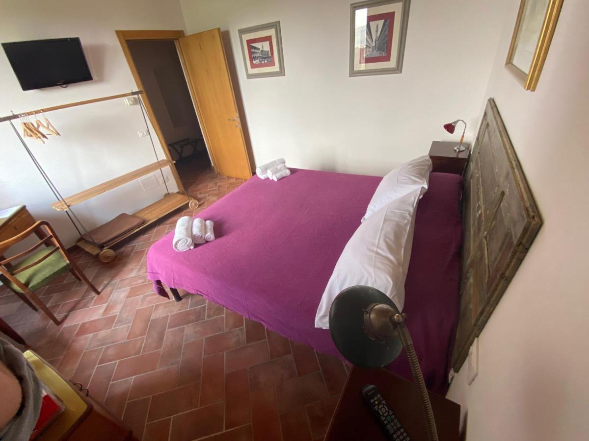 Rooms And Wine Al Castello Monteriggioni Exterior photo