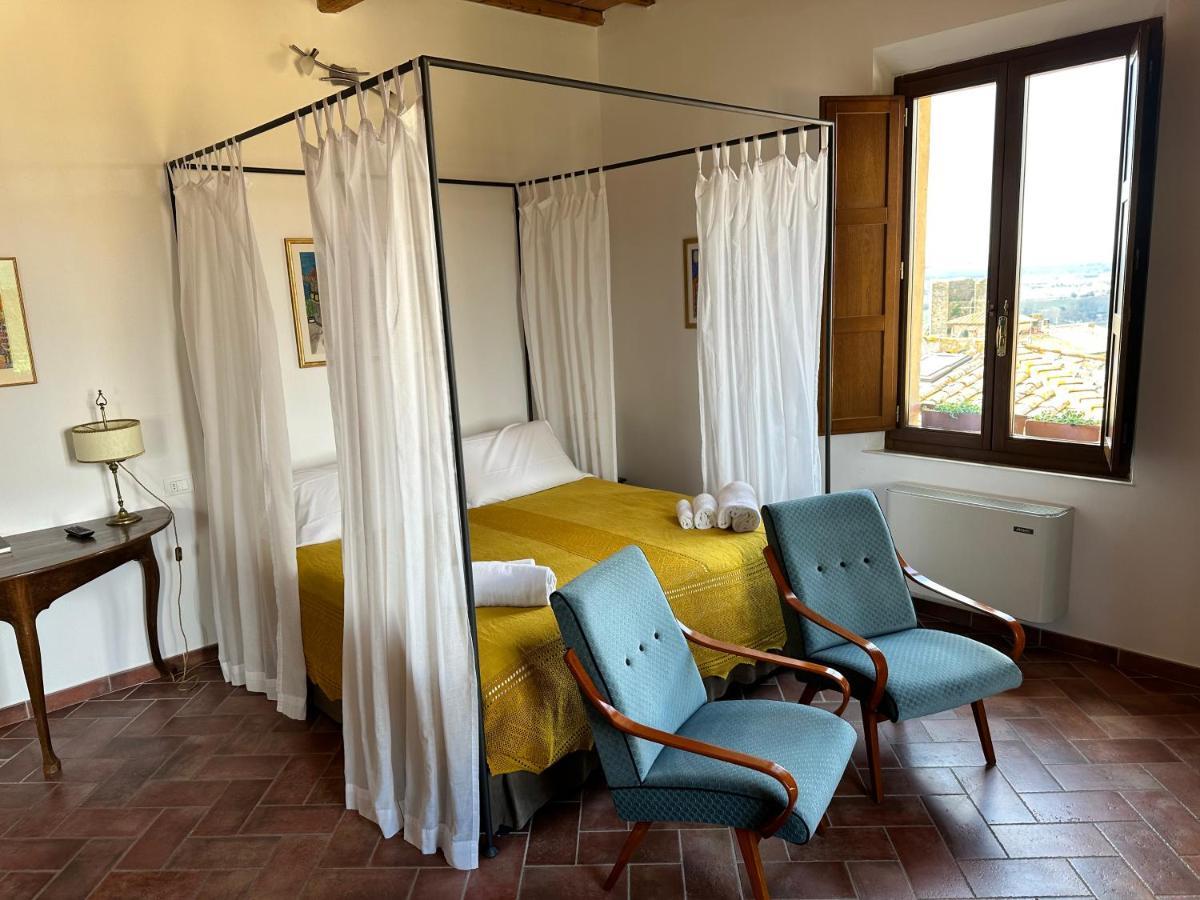 Rooms And Wine Al Castello Monteriggioni Exterior photo