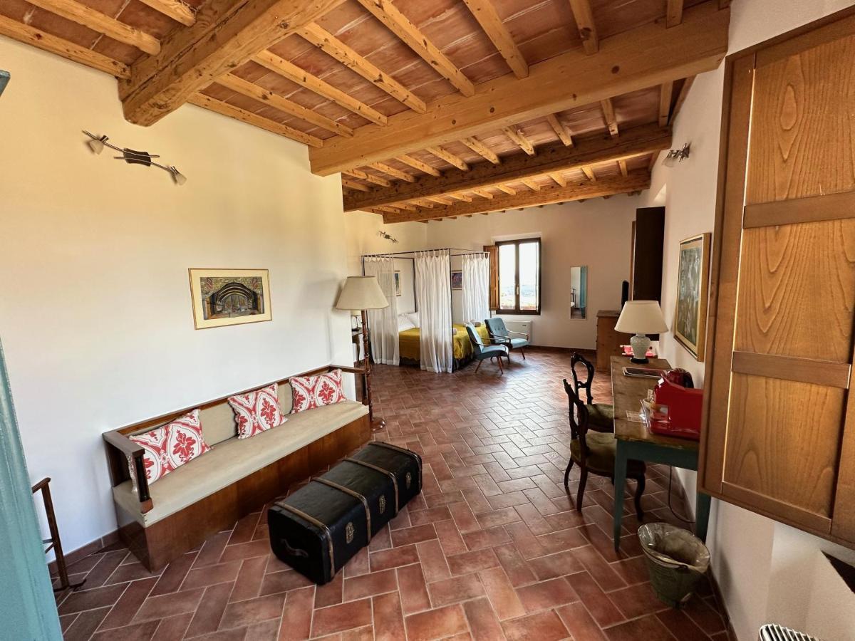 Rooms And Wine Al Castello Monteriggioni Exterior photo