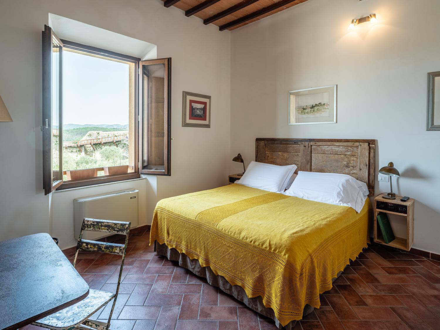 Rooms And Wine Al Castello Monteriggioni Exterior photo