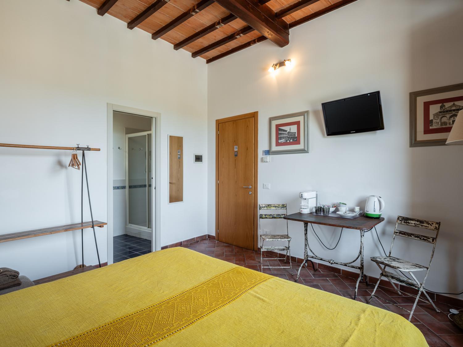 Rooms And Wine Al Castello Monteriggioni Exterior photo